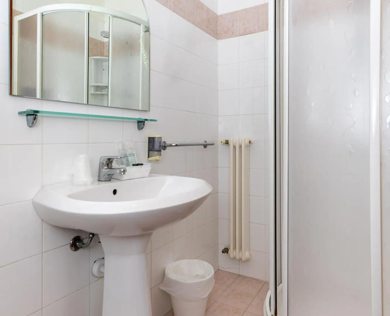 Hotel La Perla Rimini 3*,  Włochy