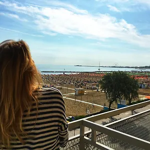 Hotel Tritone, Rímini